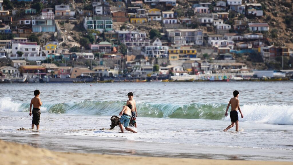 beach, nature, sea, people, playing, game, children, city beach, water, fun, chile